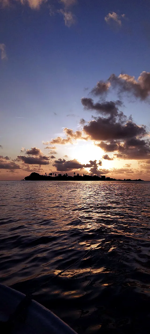 Keyodhoo — Bikini Beach